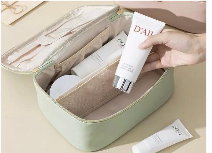 Косметичка новая с отсеками