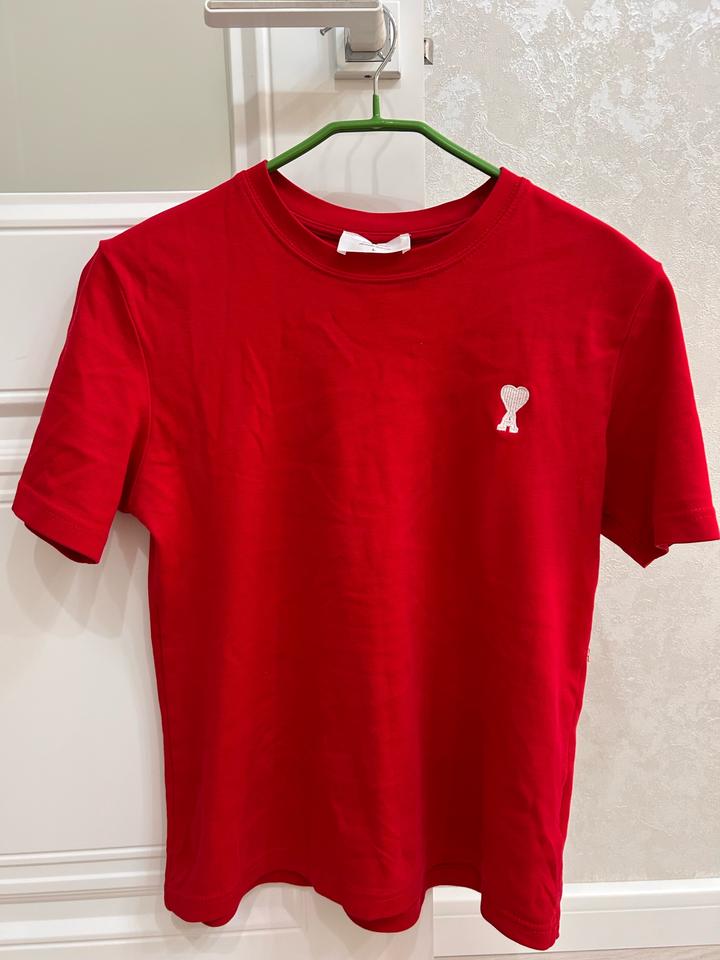 Красное футболка ami