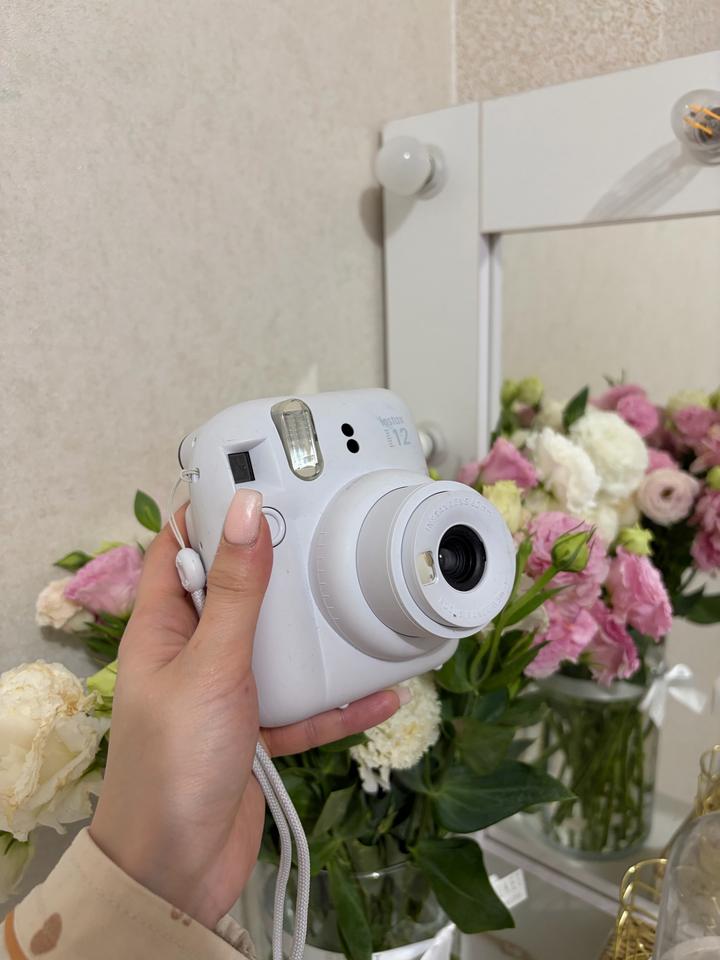 Камера Instax