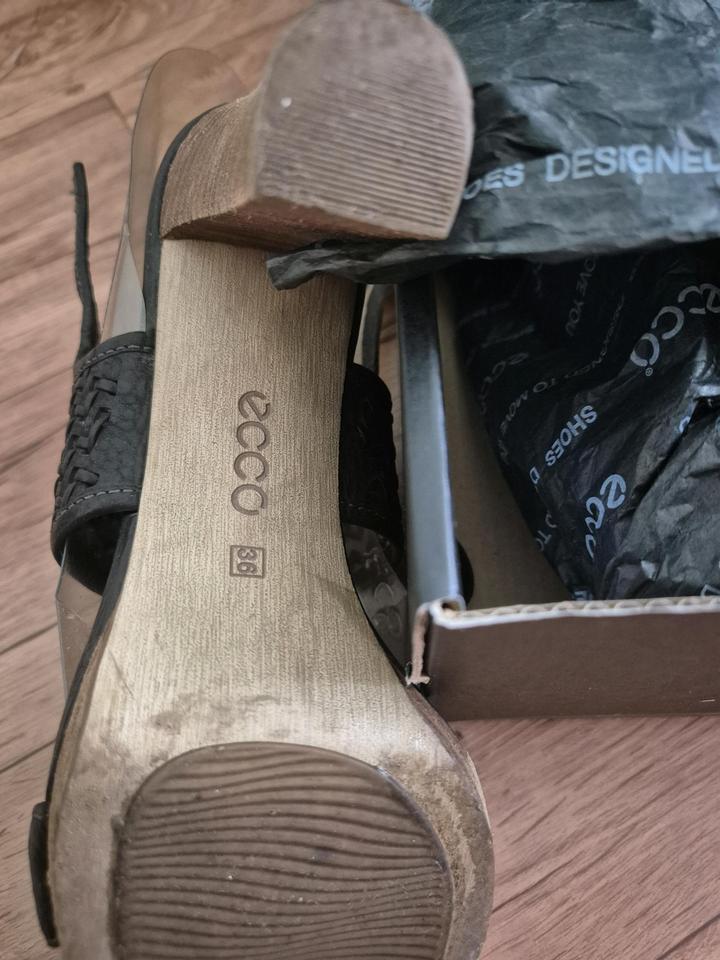 Босоножки ecco