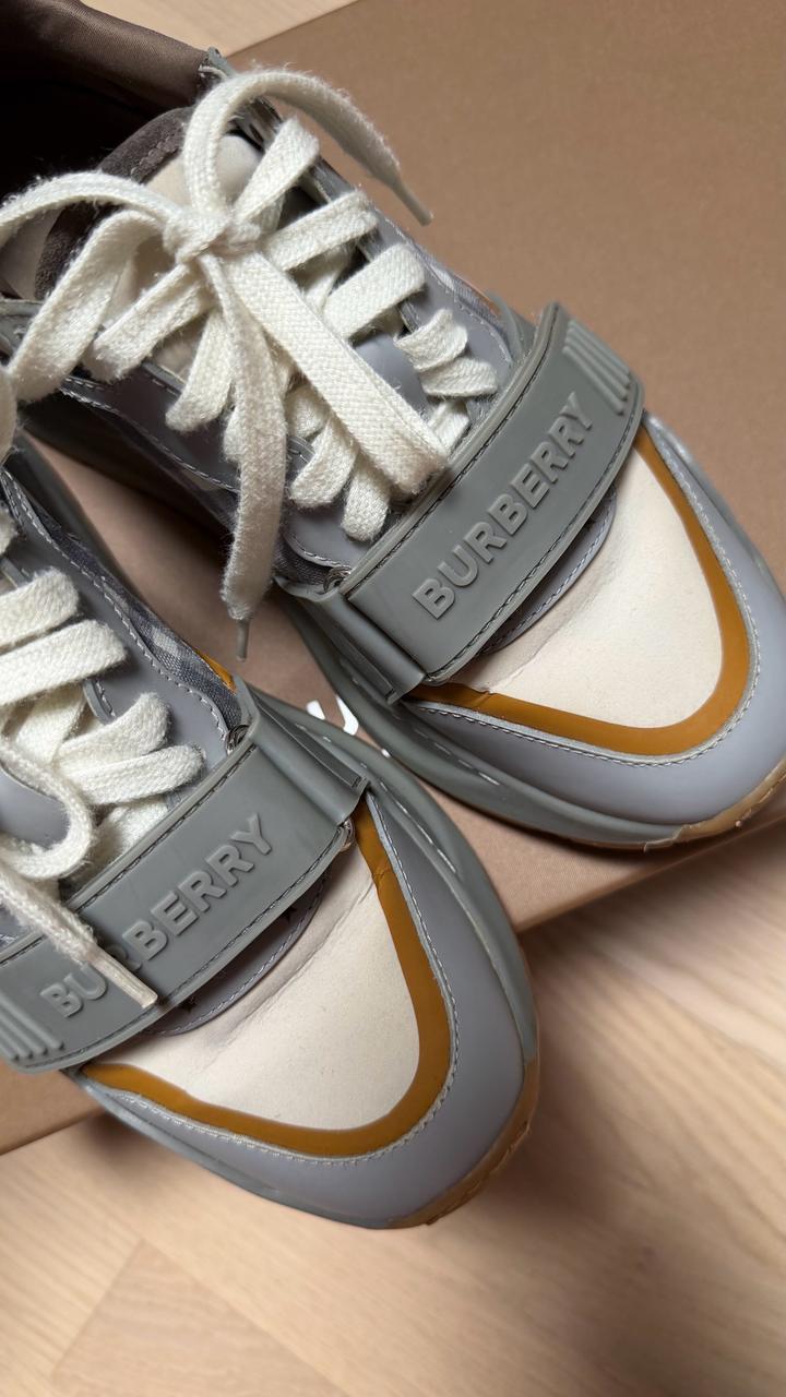 Кроссовки женские Burberry 37 Р