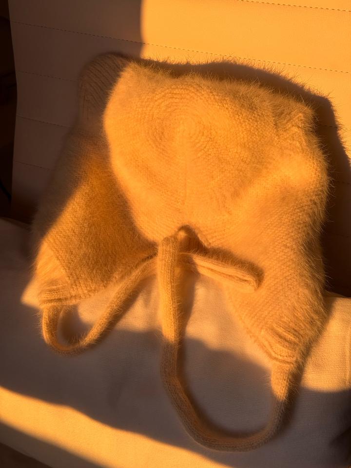 Теплая шапка с ушками ангора шерсть