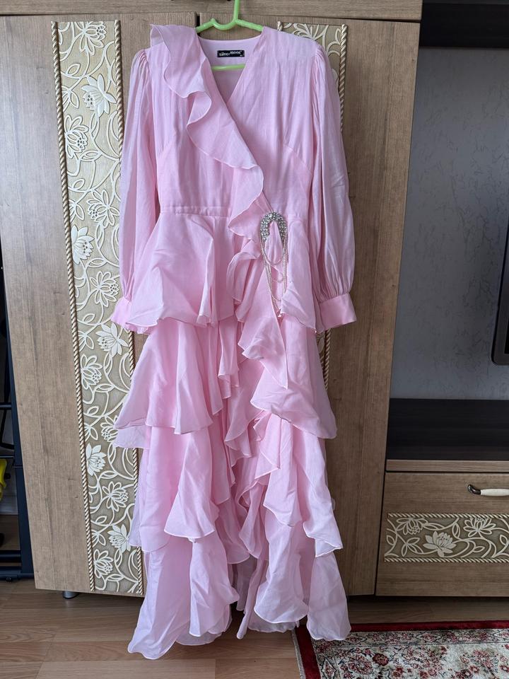 Платье вечернее розовое