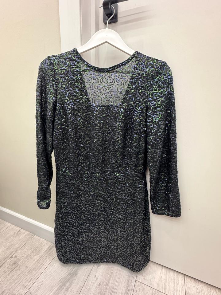 Мини платье в пайетках от H&M