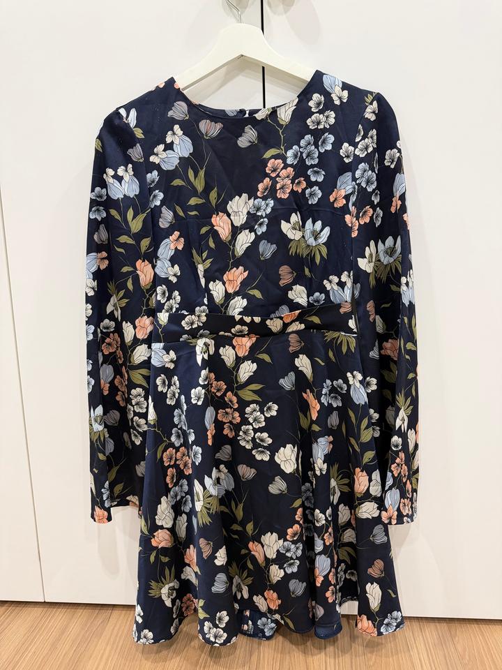 Платье с открытой спиной