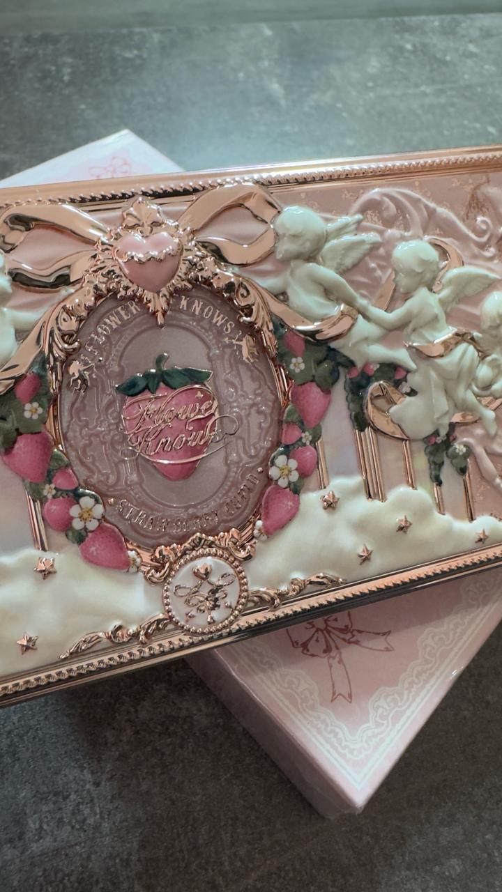 Flower knows 02 Cupid палетка клубничный купидон