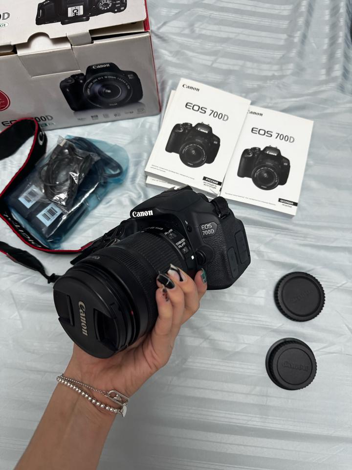 Фотоаппарат canon 700d