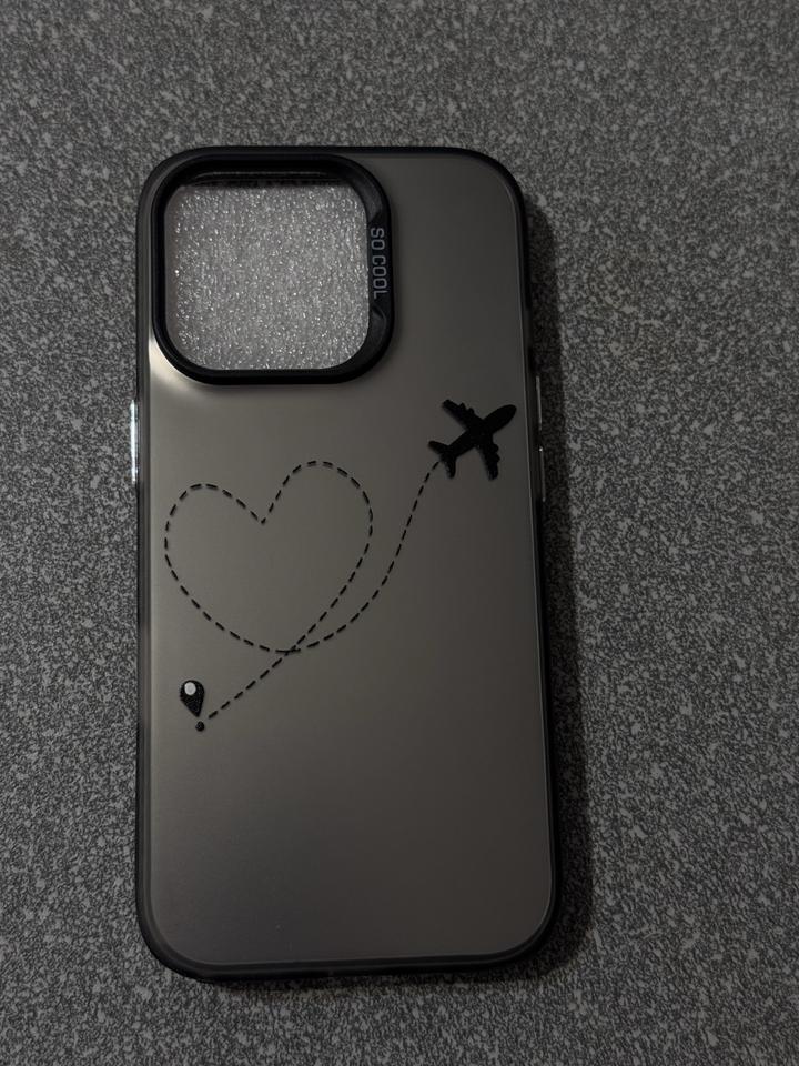 Чехол на IPhone 16 pro