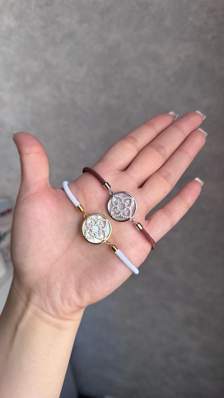 Браслет ручной работы (белый)