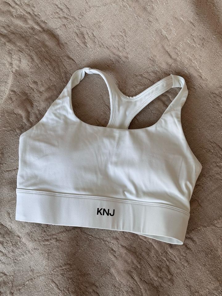 Спортивный топ