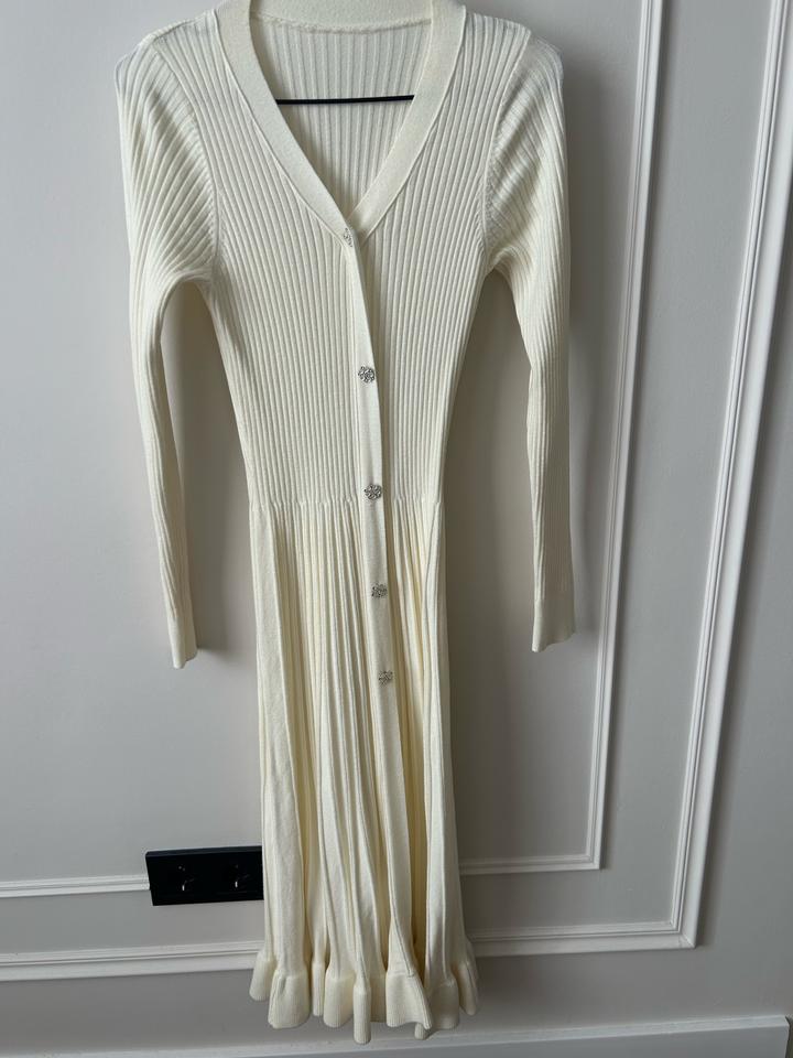 Платье красивое базовое