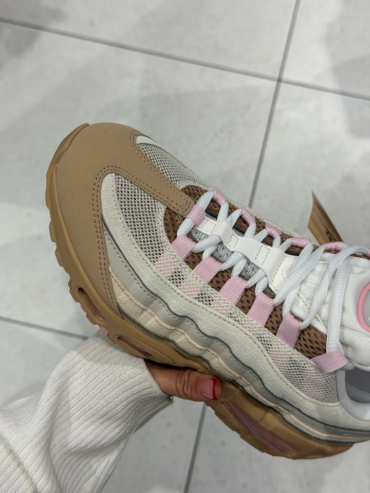 Кроссовки Nike