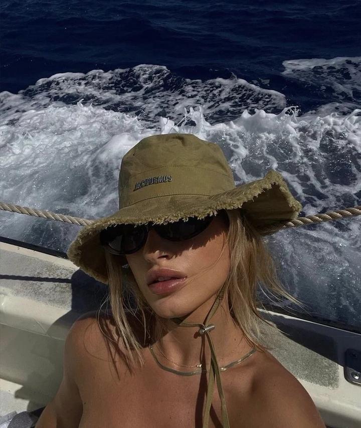Панама Jacquemus