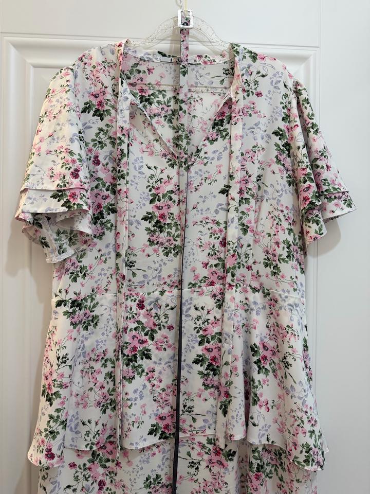 Платье с цветочками