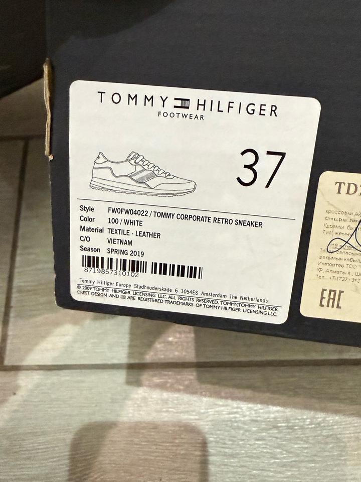 Кроссы Tommy Hilfiger 37р