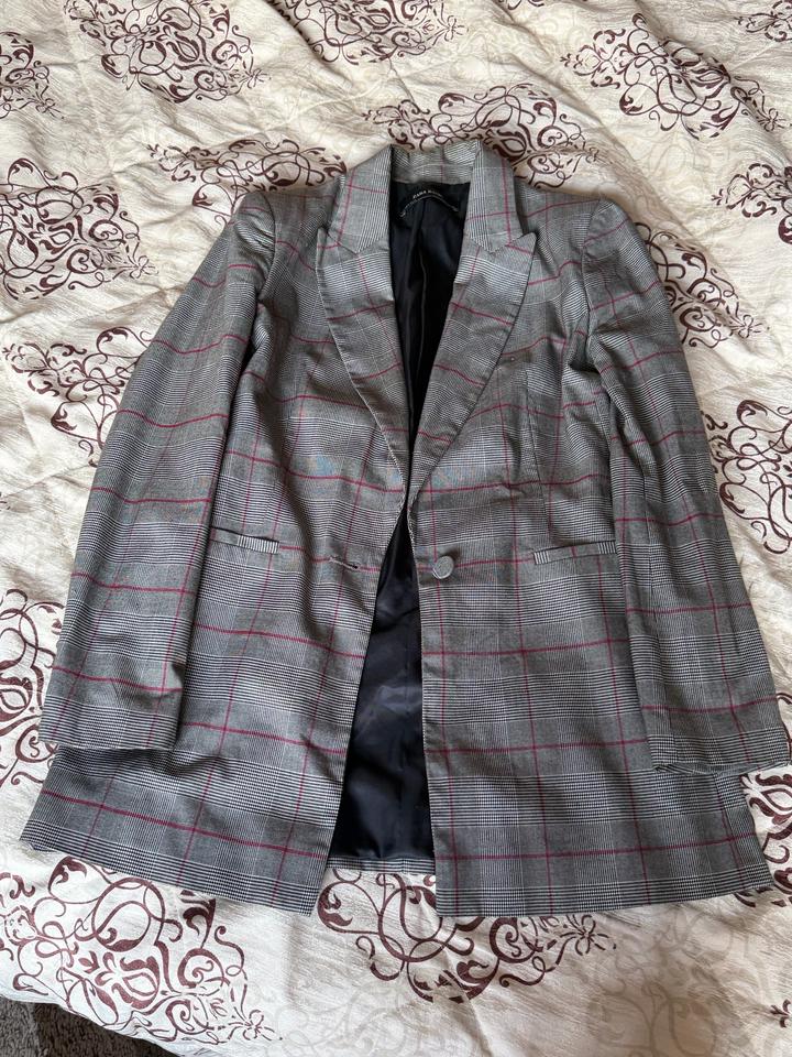 Серый костюм Zara