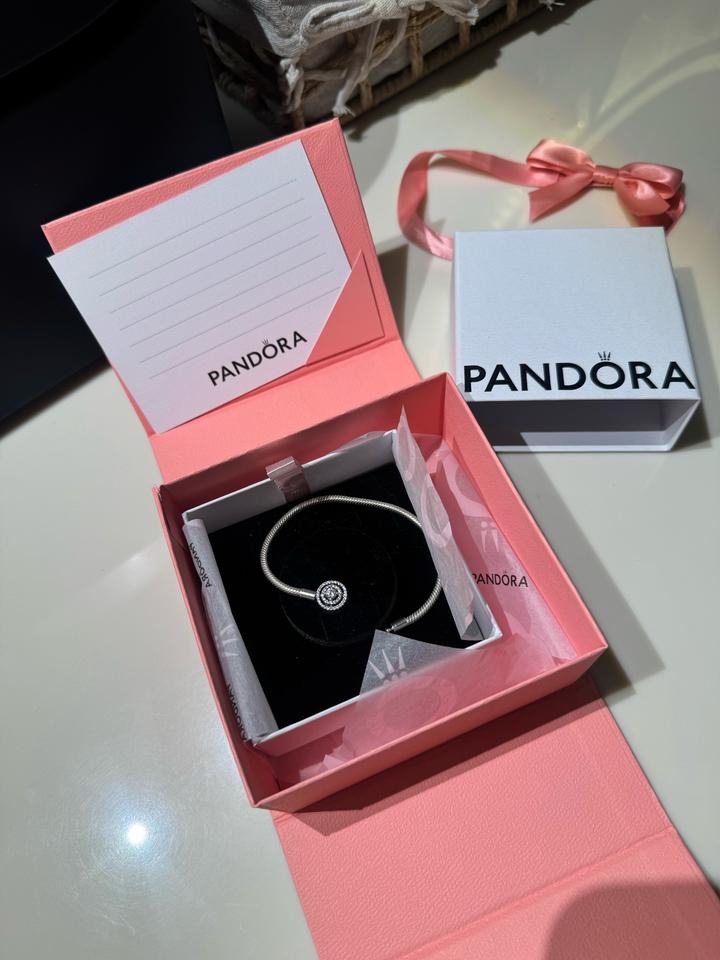 Продам браслет Pandora