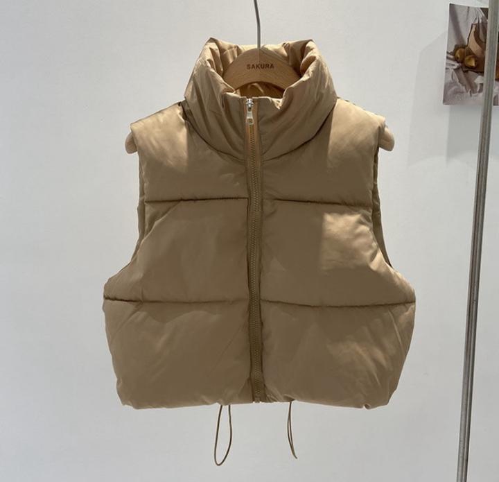 бежевая безрукавка