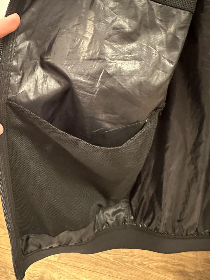 Легкая ветровка H&M