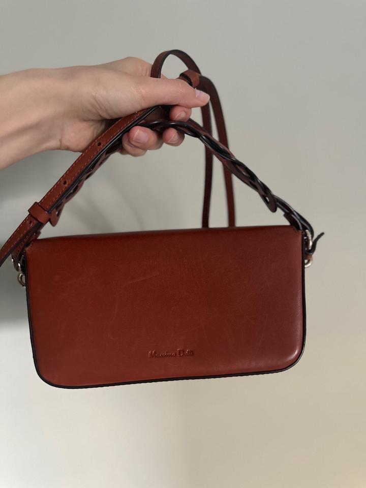 Сумка кроссбоди MASSIMO DUTTI. Натуральная кожа