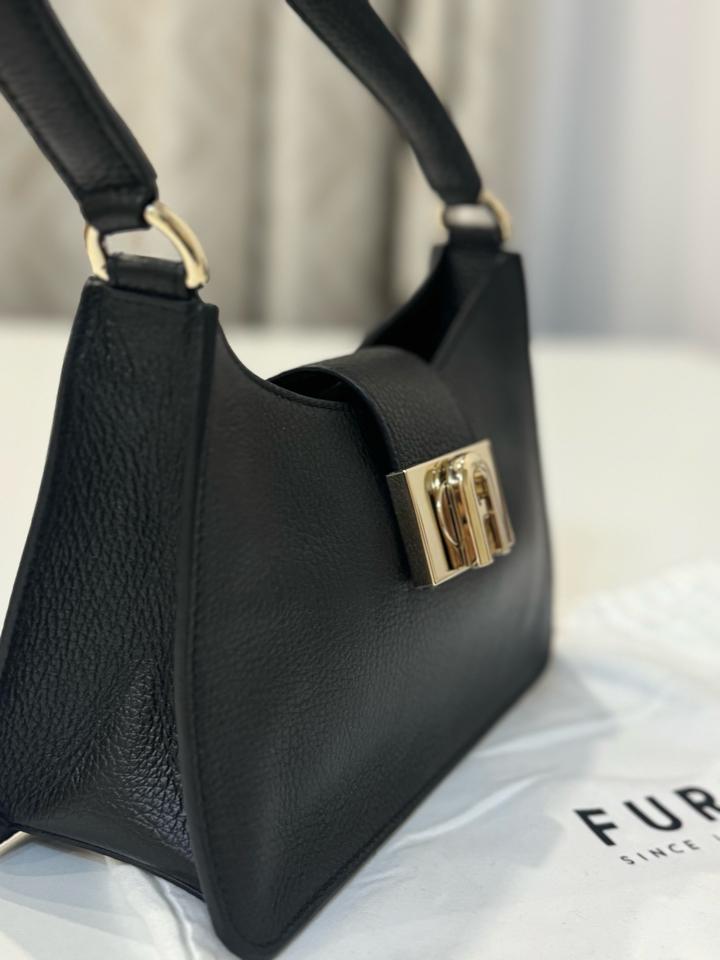 Продам: Новая сумка Furla 1927 S Shoulder Bag Soft (Оригинал)