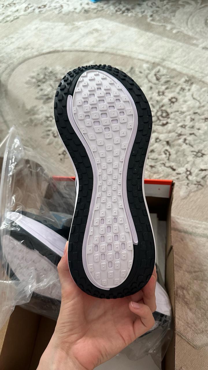 Кроссовки Nike