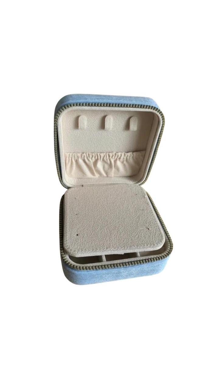 Новая шкатулка для украшений с вышивкой зайчика