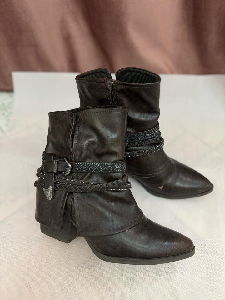 ОБУВЬ ЖЕНСКИЕ КАЗАКИ