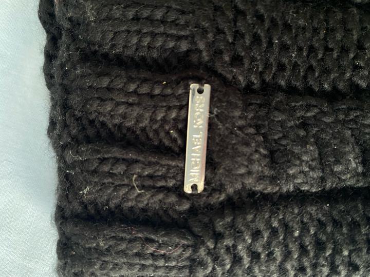 Чёрный вязаный снуд Michael Kors