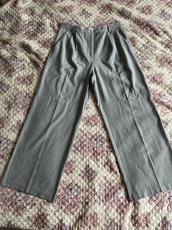 Брюки dad pant Bershka