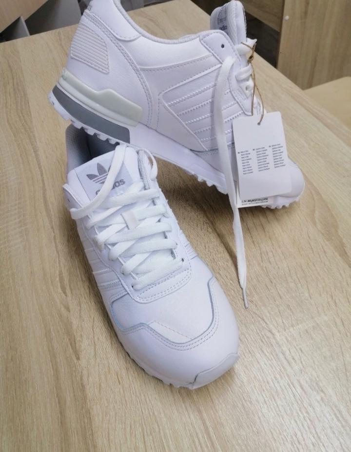 Adidas Originals ZX 700 оригинал новые 39,5