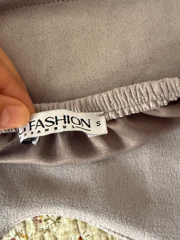 3 Кроп-топа и 1 жилетка