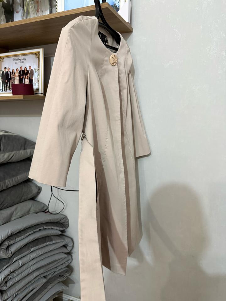 Плащь бежевое