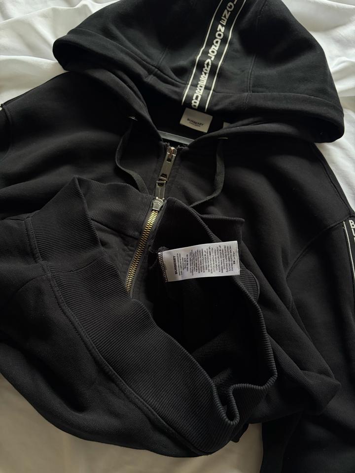 Burberry zip