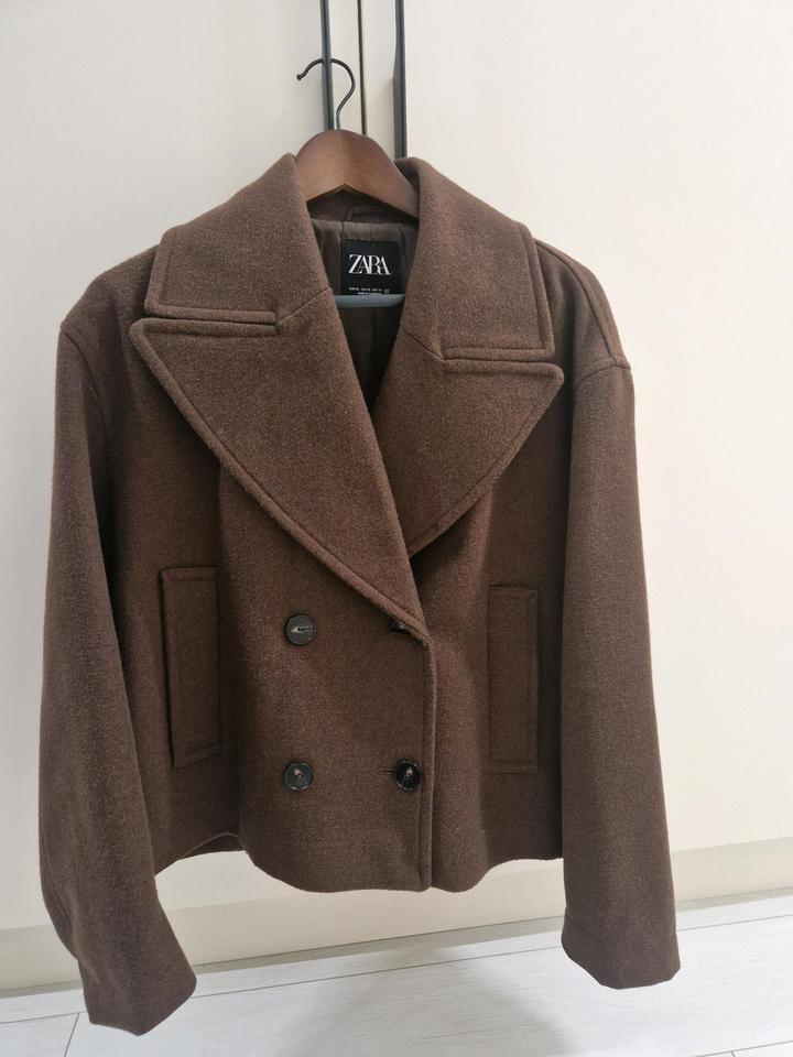 Стильное укороченное пальто