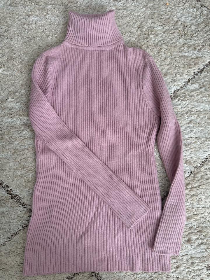 Водолазка розовая