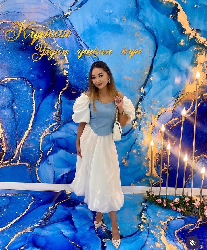 Продаю блузку с корсетом и балоновую юбку