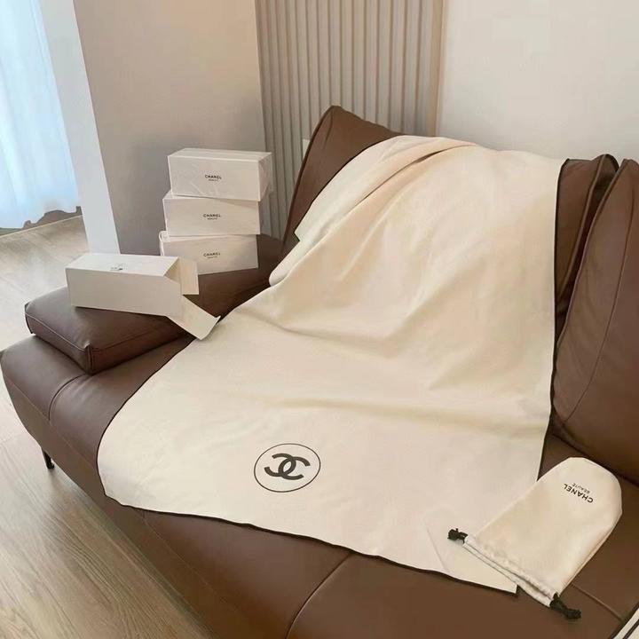 Полотенце, плед, палантин Chanel Beaute