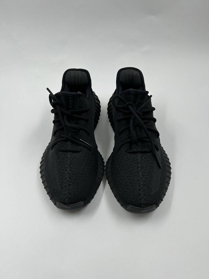Кроссовки adidas yeezy