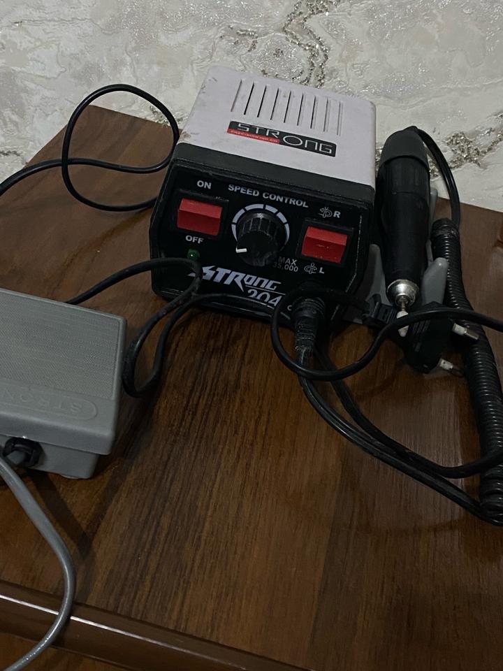 профессиональный аппарат для маникюра и педикюра Strong204