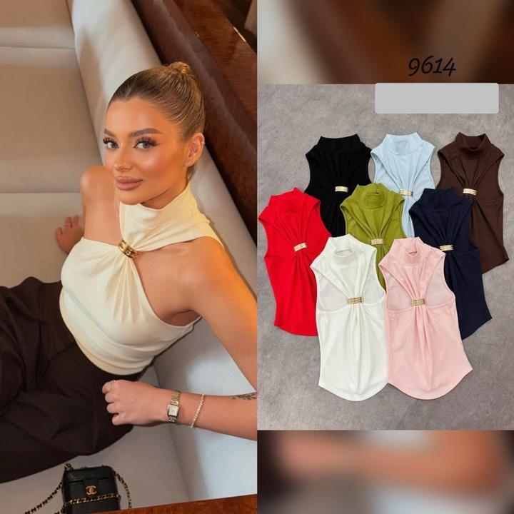 Кофточка с открытыми плечами