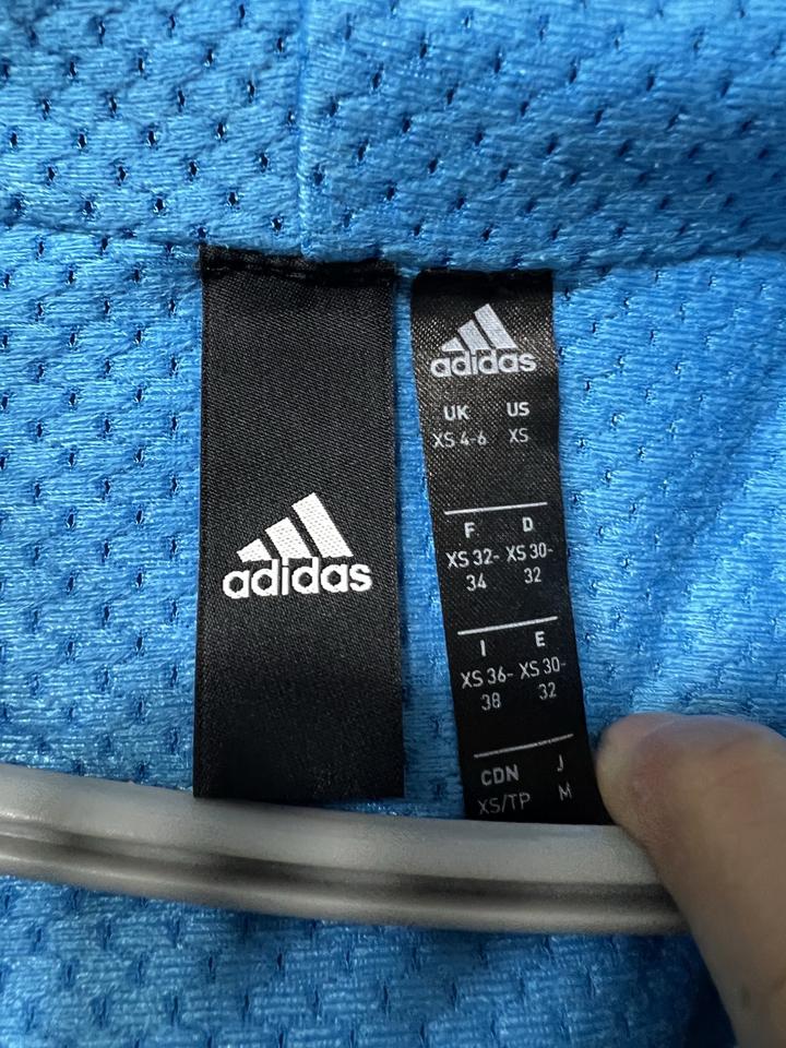 Ветровка Adidas