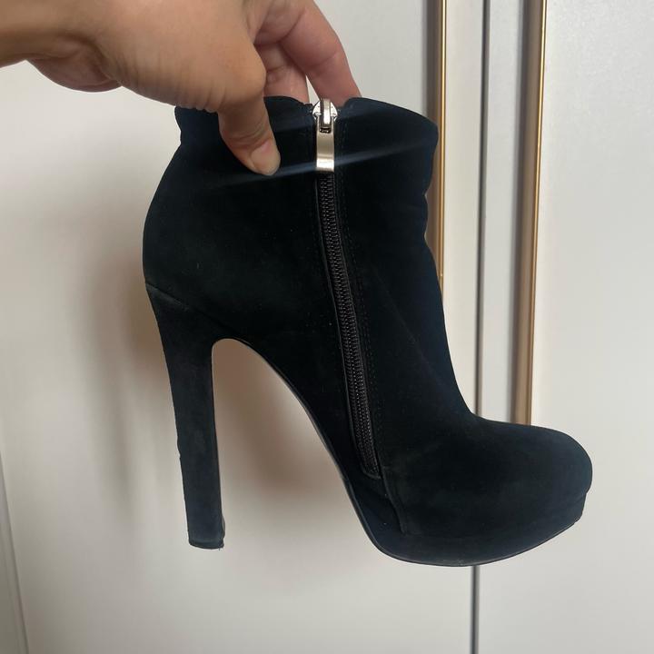 Батальоны. Натуральная замша.