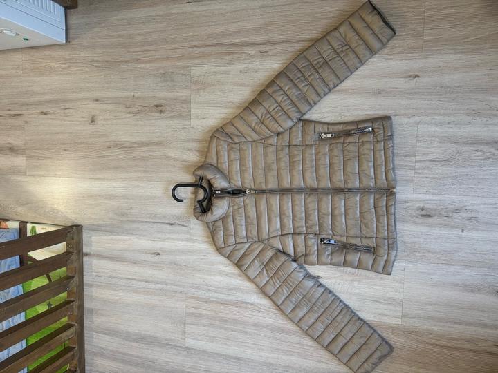 Куртка на пуху от Mango. Размер S/M