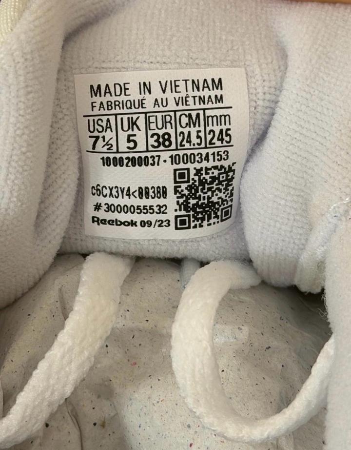 Женские кроссовки Reebok