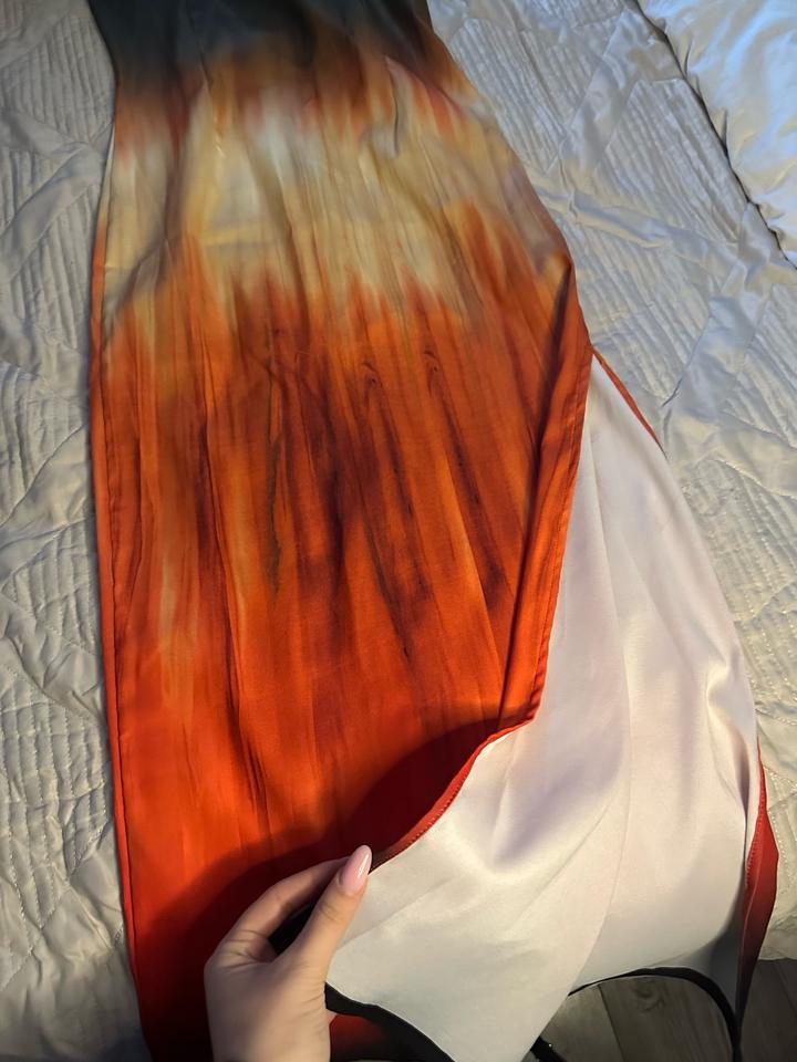 Платье bershka новое