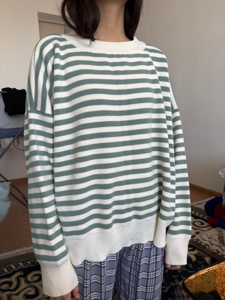 Свитер в полоску