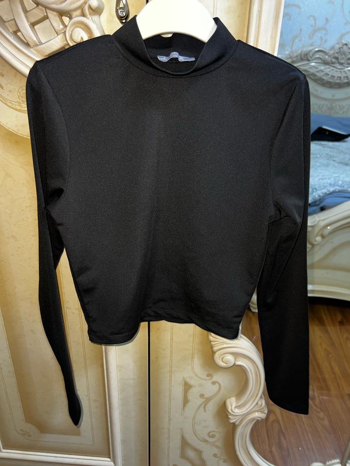 Черный лонгслив