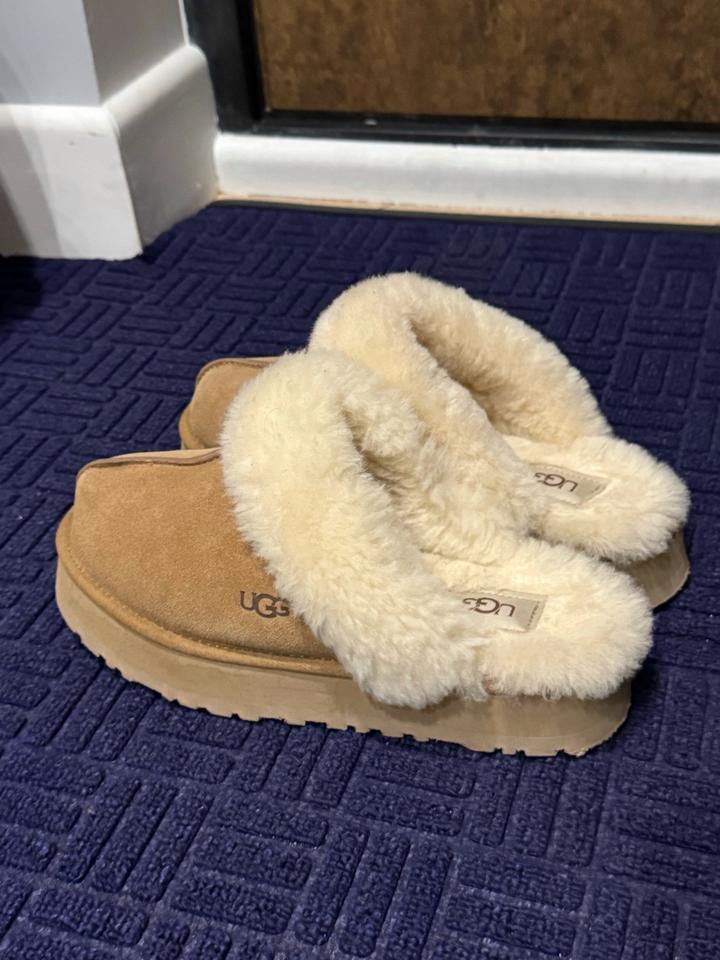 UGG