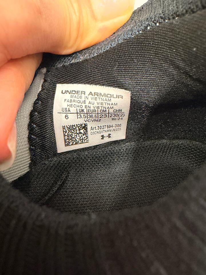Кроссовки Under Armour Phantom 4